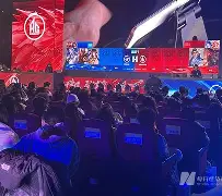 开云娱乐-电竞淘汰赛上演强强对话，江汉犀牛队鏖战蓬莱飞鹰队，多点开花奏效；传控打穿防线